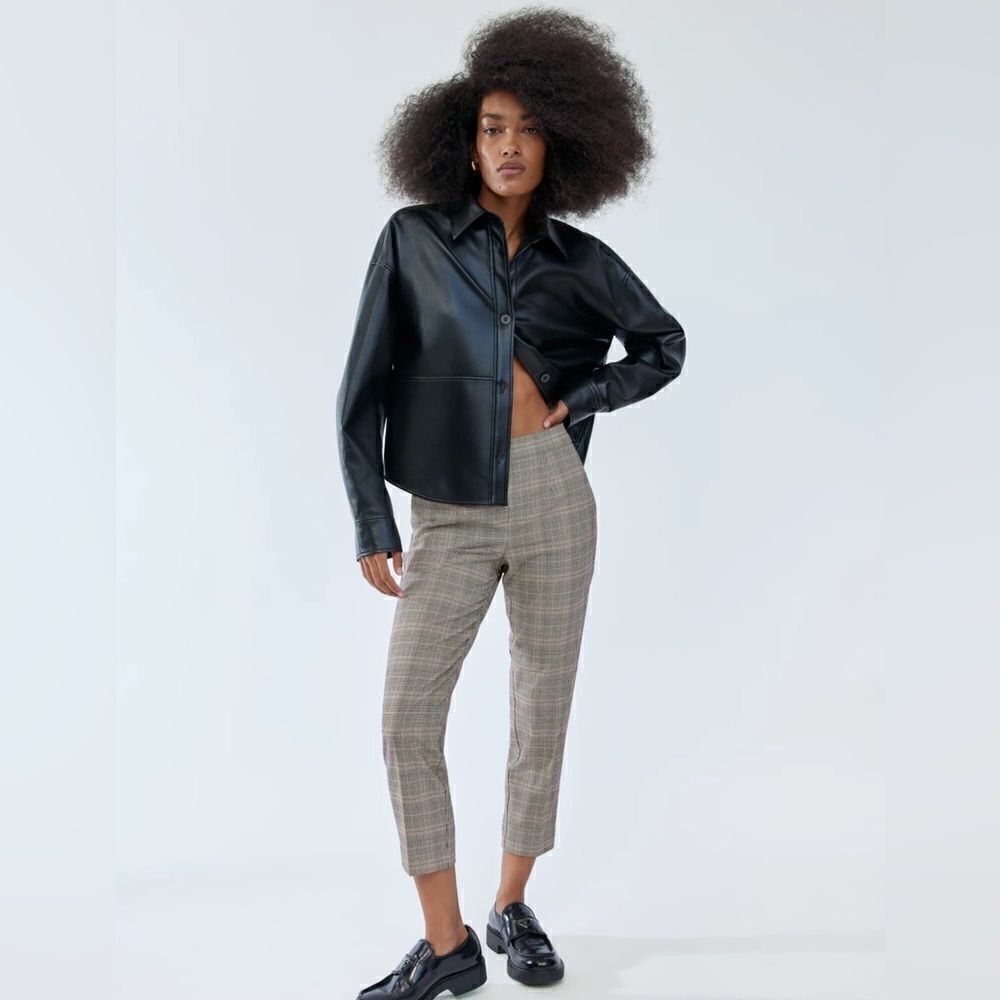 Aritzia Babaton Conan Pull On Pant in Lg Glencheck Bl/Wt Sz 6